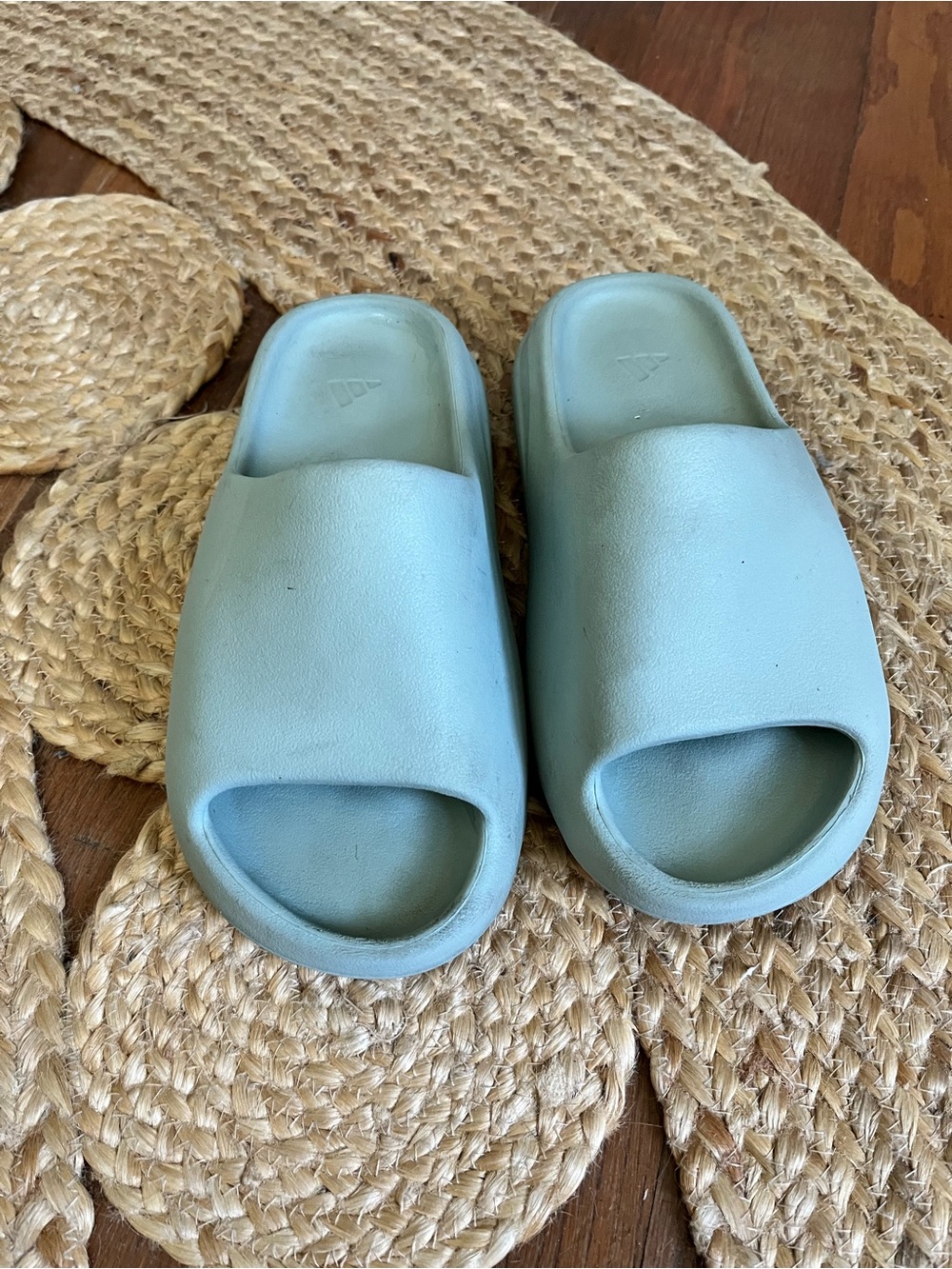 Adidas Yeezy Light Blue Slide Sandals - Logo on Footbed men’s 5 women’s 6.5